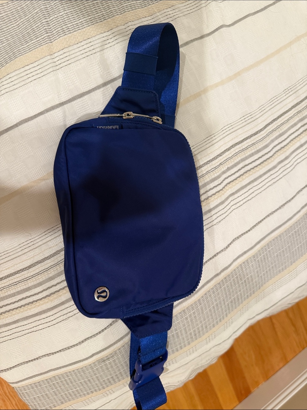 Lululemon belt bag 2L riverside blue